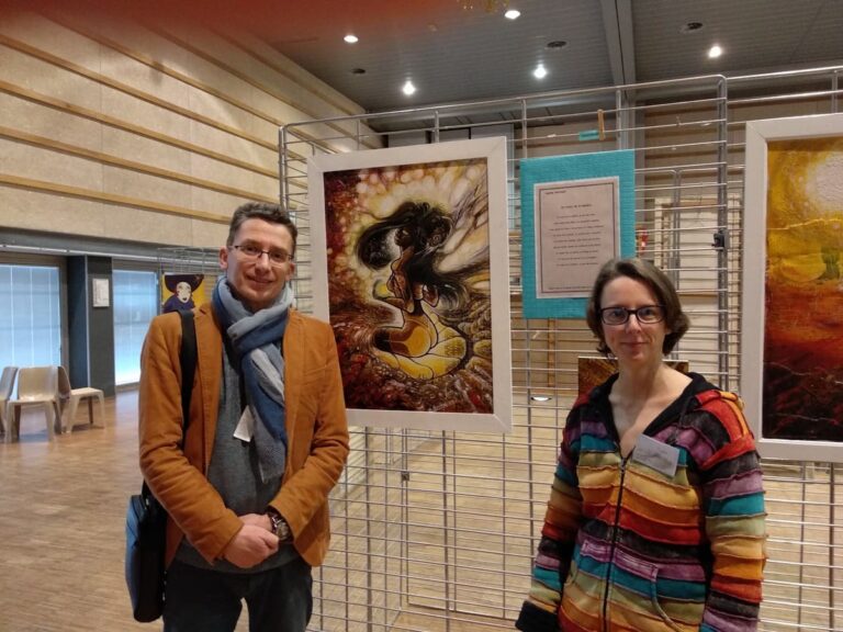 Salon du livre de Châteaubriant 2019 / Sophie Herrault (auteure - poème "Au creux de la lumièrel") et Denis Clavier (peintre - tableau "Métissafrica")