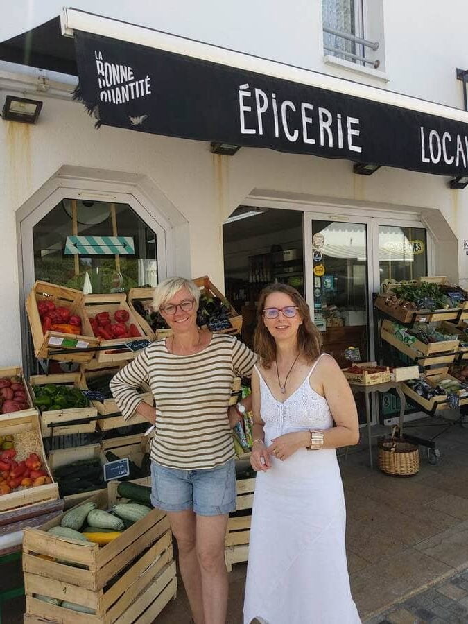 Hélène Couturier (gérante) & Sophie Herrault (auteure) - Dédicaces Party à l'épicerie bio et local "La bonne quantité" - La Tranche sur Mer (13.08.2022)