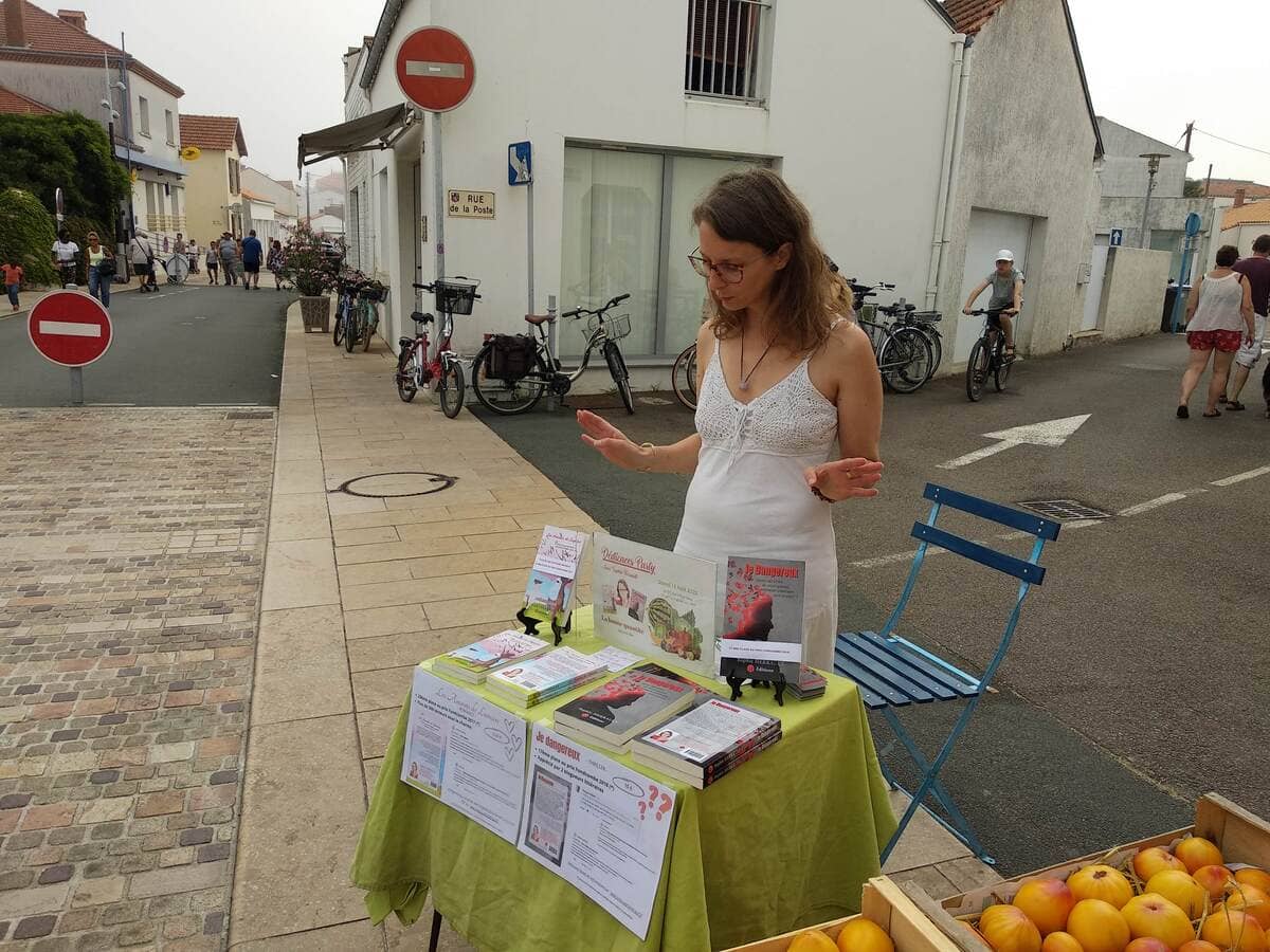 Dédicaces avec Sophie Herrault à l'épicerie bio et local "La bonne quantité" - La Tranche sur Mer (13.08.2022)