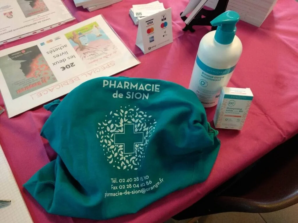 Cadeaux de la pharmacie de Sion pour les auteurs du salon du livre de Sion 2023